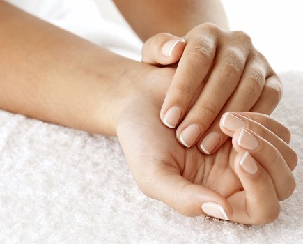 hands nail health winter