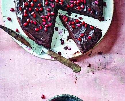 pomegranate and chocolate cake