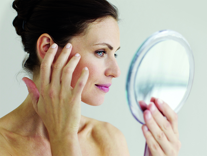 Ask the Experts: What's the best way to apply foundation? Ask the Experts: What's the best way to apply foundation?