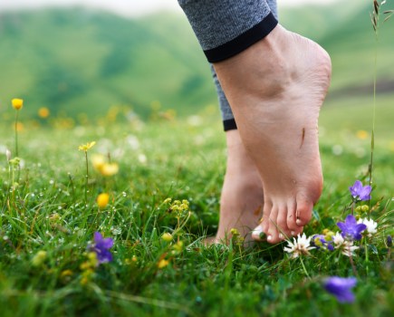 health benefits walking barefoot