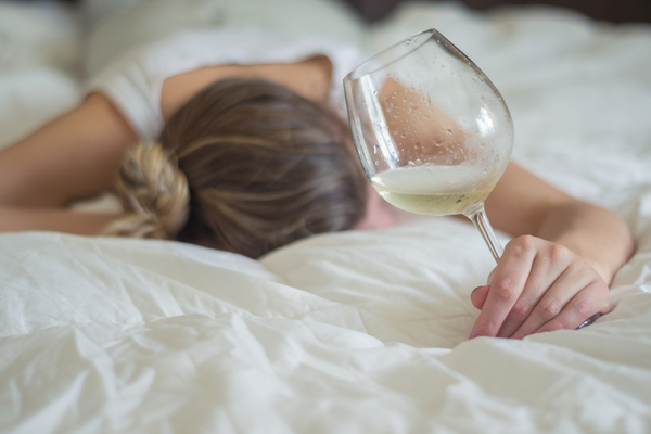 alcohol disrupts sleep