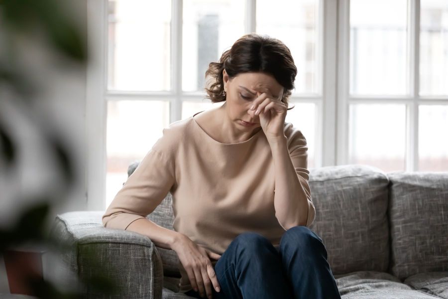 woman struggling to focus adhd