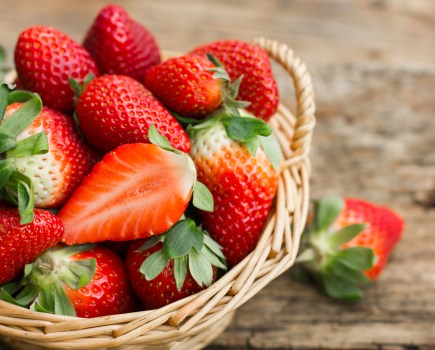 how to grow strawberries at home