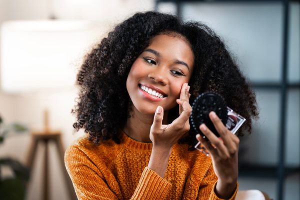 Using the correct tones and textures is essential for natural makeup looks