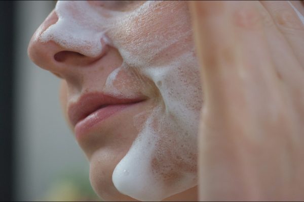 Nathalie Eleni shares how to tighten and tone T-zone pores