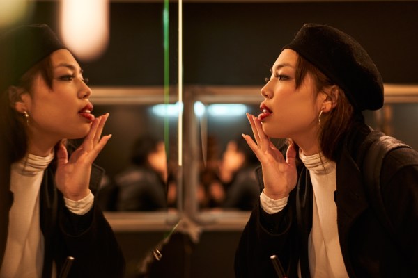 Add drama in all the right places with this full glam make-up tutorial