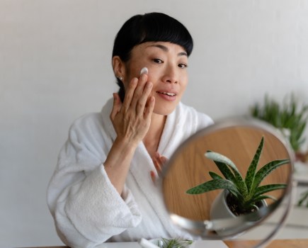 Enhance your beauty sleep with our experts’ recommendations for an upgraded nighttime skincare routine