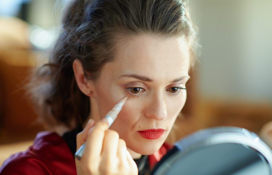 how to apply under eye concealer correctly
